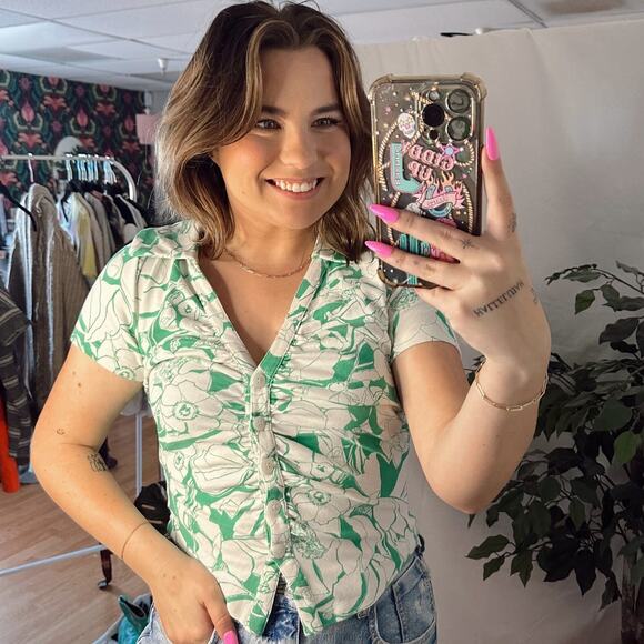 Maeve V-Neck Short Sleeve Floral Ruched Cropped Blouse Green Small - Picture 1 of 3